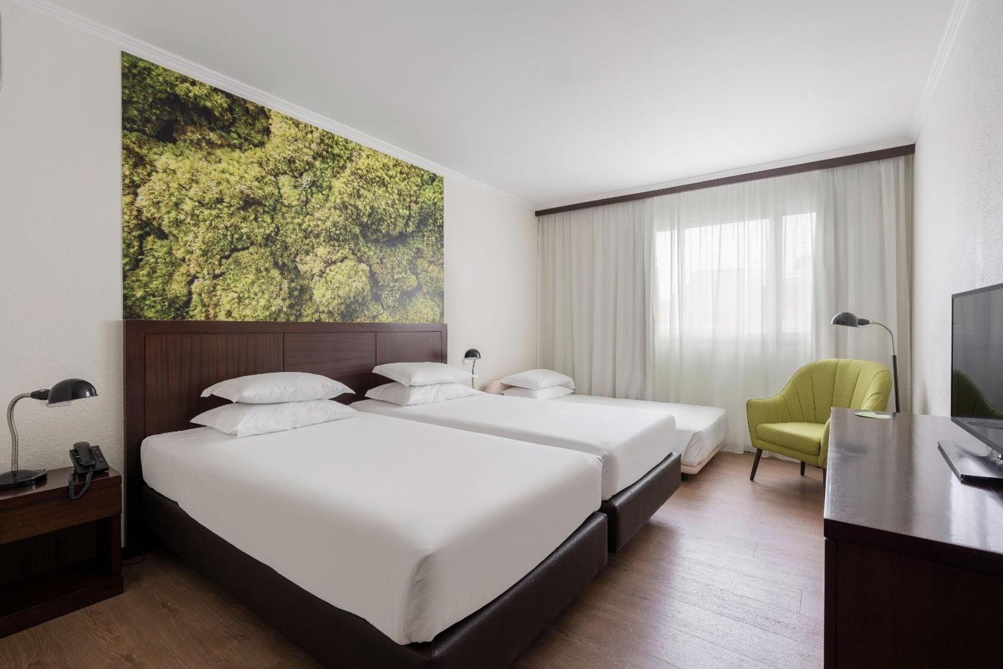 Camera Matrimoniale/Doppia con Letti Singoli con Letto Supplementare